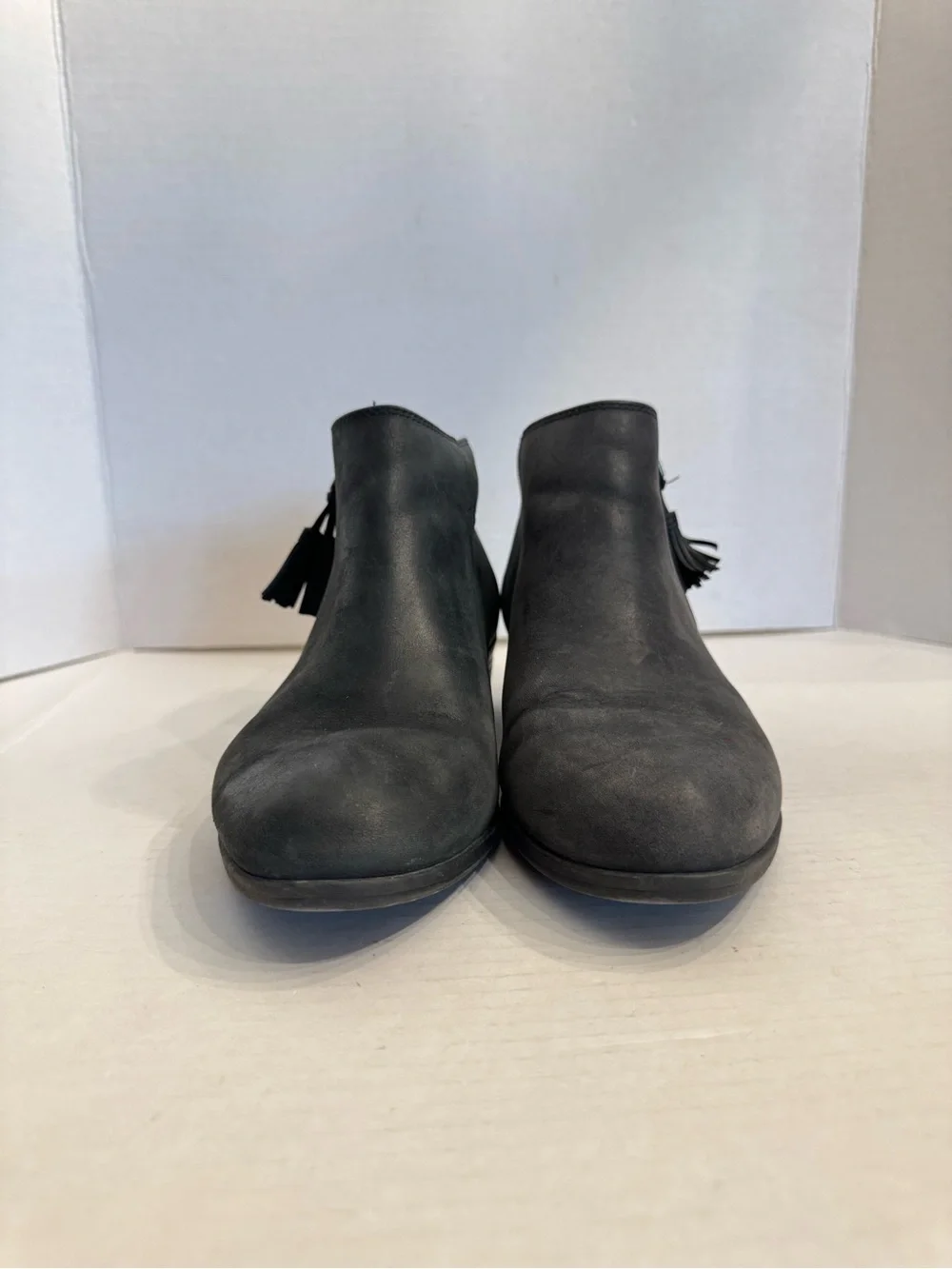 Clarks Collection Ankle Booties Sz 8.5 W Side Zip Black Tassel Ultimate Comfort